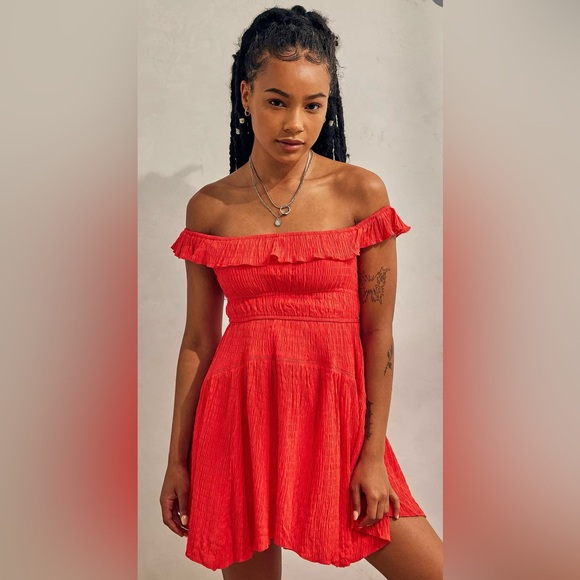 NWOT UO Aubrey Off-Shoulder Mini Dress (Small)